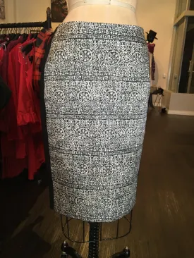 Balenciaga Sz 40 Black White Print Pencil Skirt Runway 2014 NWT 1-196-72019