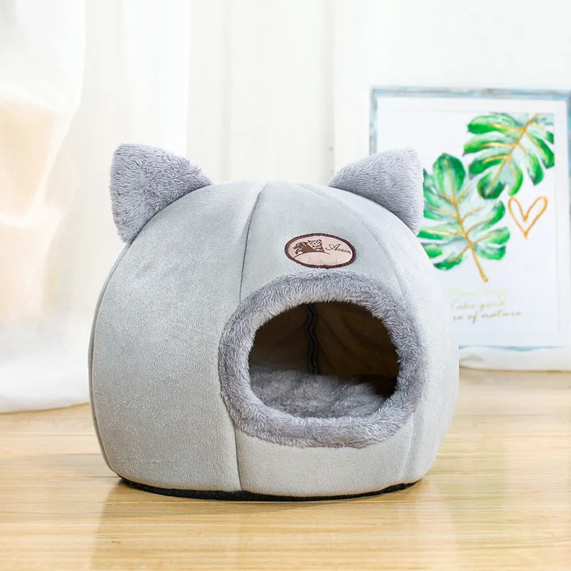 Cat's Warm In Winter Plush Round Nest